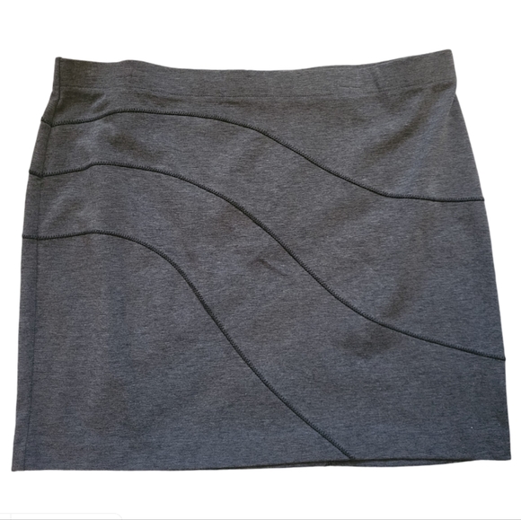 Simply Vera Vera Wang charcoal skirt. EUC! Ptp 19" Lgth 18.5" Extra Large - Picture 1 of 15